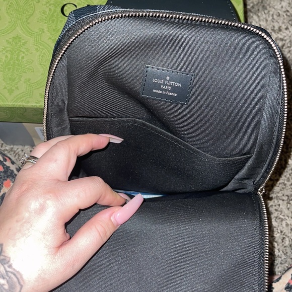 LV MAN BAG - Picture 5 of 8